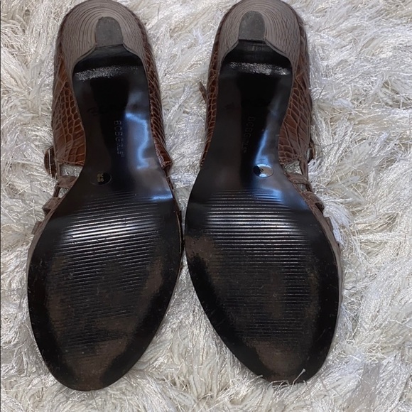 BCBGirls peep toe heels alligator like skin - Picture 5 of 9